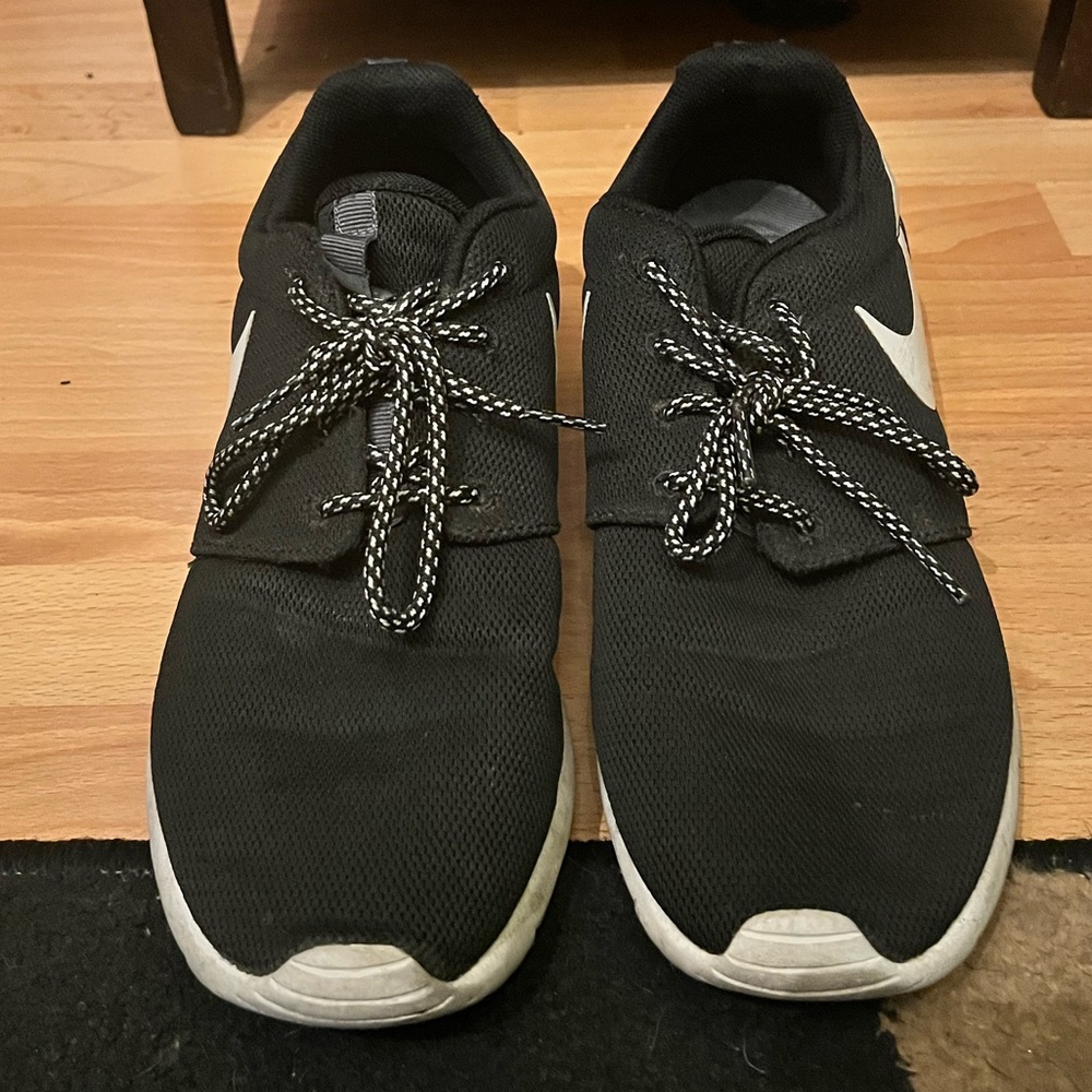 Nike Roshe One Women’s Shoe size 9.5